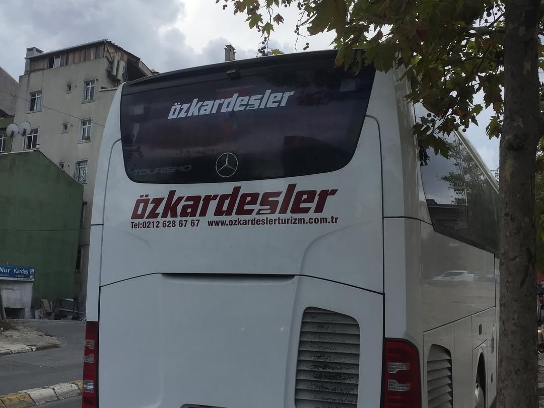 Özkardeşler otobüs arka